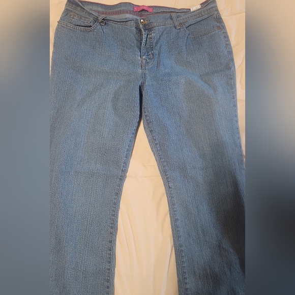 Women's Glo jeans size 17 average junior jeans. - Picture 2 of 7